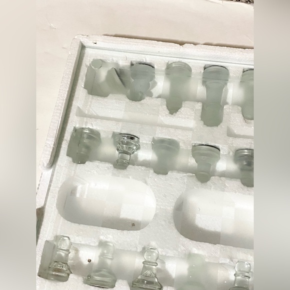 Glass Chess Board Game - Excellent Condition - Picture 3 of 10